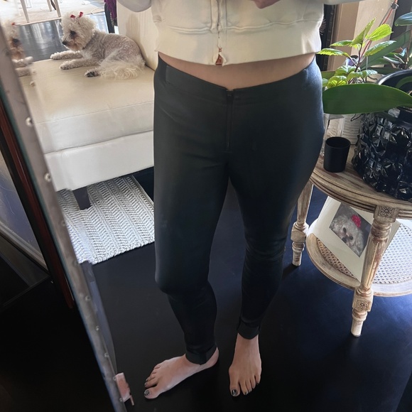 LIKE NEW Alice + Olivia Black, Low Rise,  Front-Zip Lamb Leather Leggings Size 0 - Picture 6 of 12